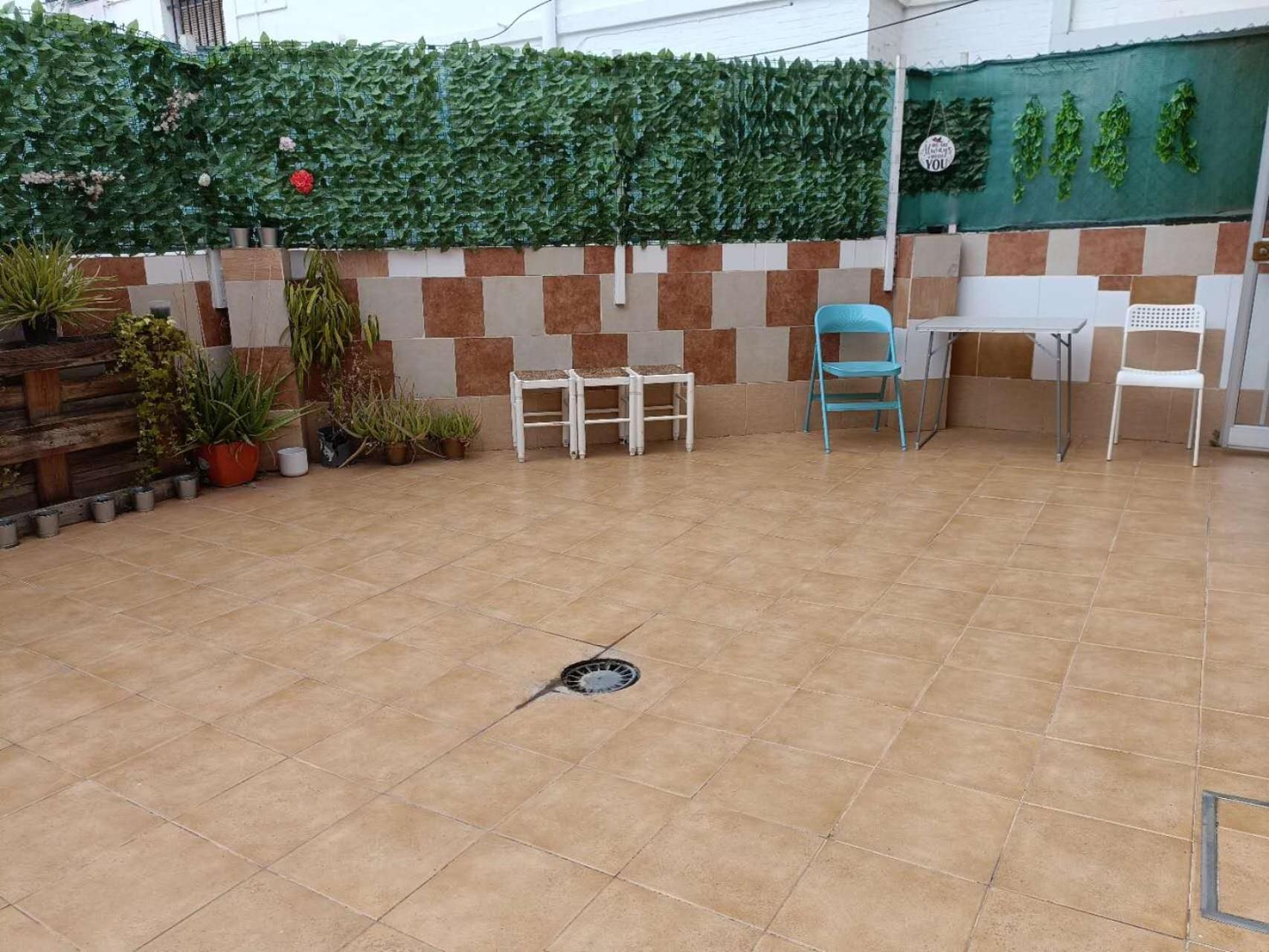 8 Mins Walk To Train Station Low Cost Youth Hostel, Seville